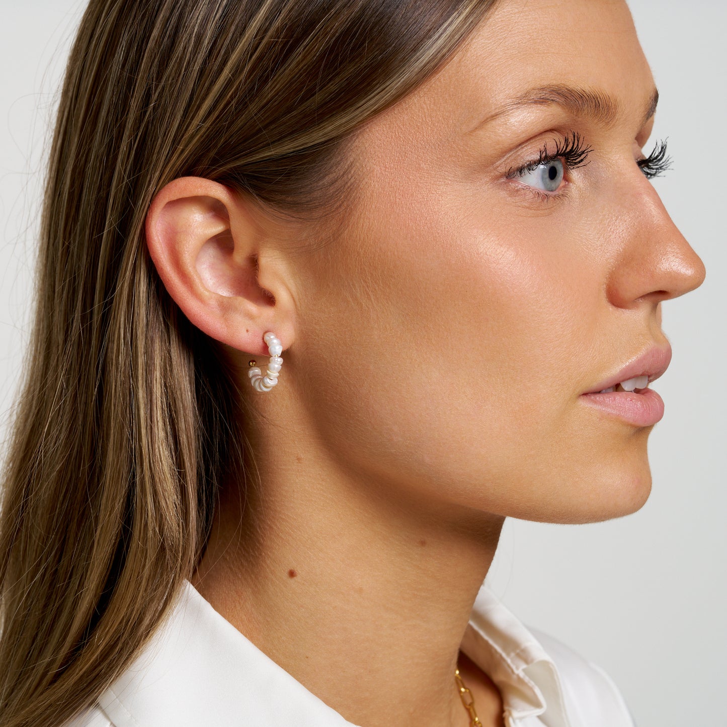 ANNEBRAUNER Freshwater Pearl Hoops Øreringe 18K Guldbelagt