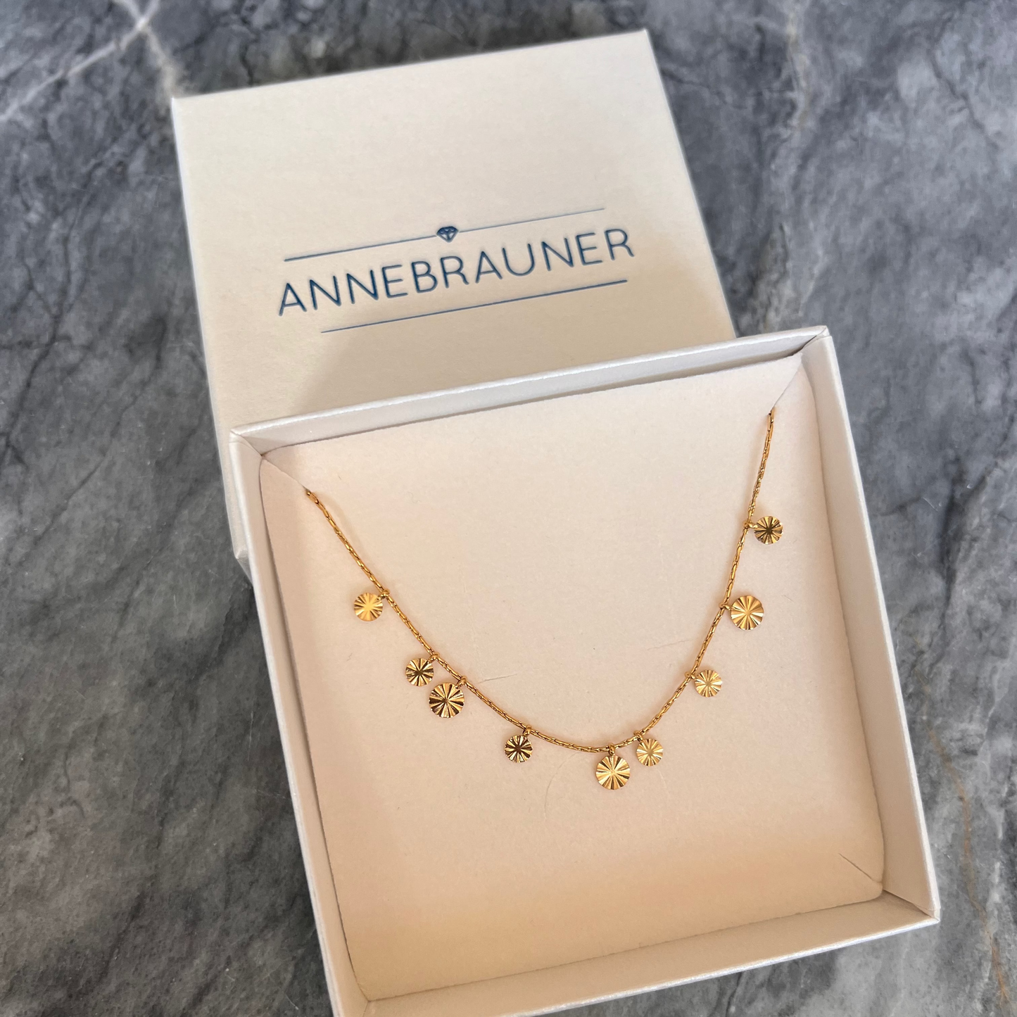 ANNEBRAUNER Sun Pendant Halskæde 18K Guldbelagt.