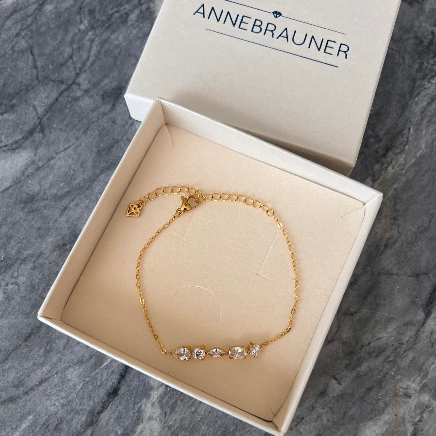 ANNEBRAUNER Five Zirconia Armbånd 18K Guldbelagt
