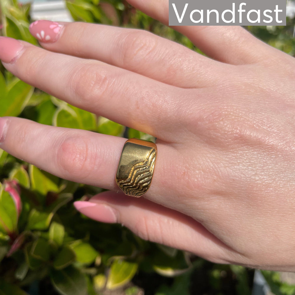 ANNEBRAUNER Ripple Ring