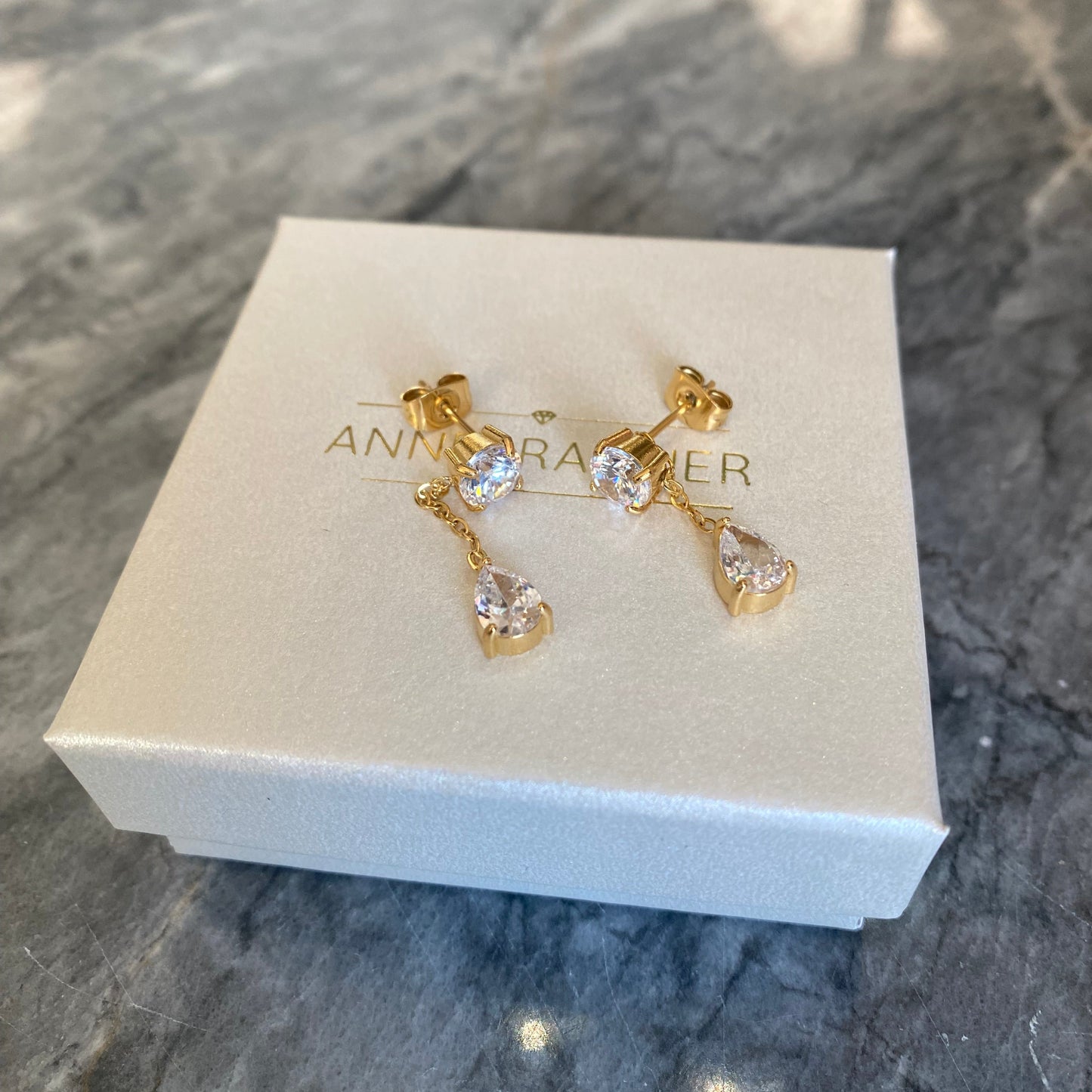 ANNEBRAUNER Zirconia Chain Øreringe 18K Guldbelagt