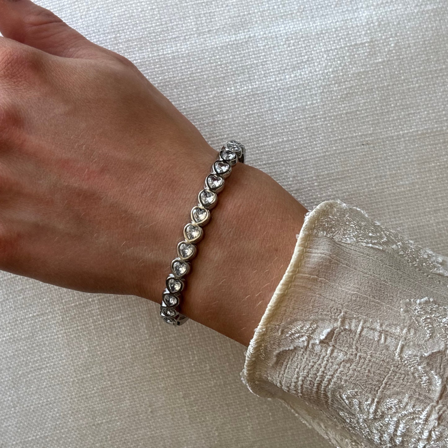 ANNEBRAUNER Heart Bangle Armbånd