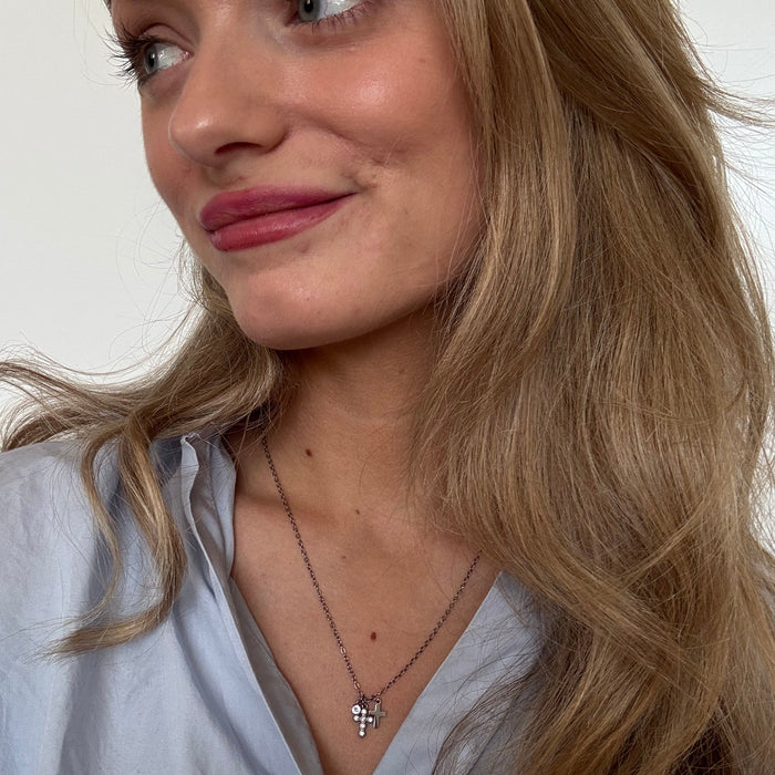 ANNEBRAUNER Elegant Zirconia Cross Halskæde