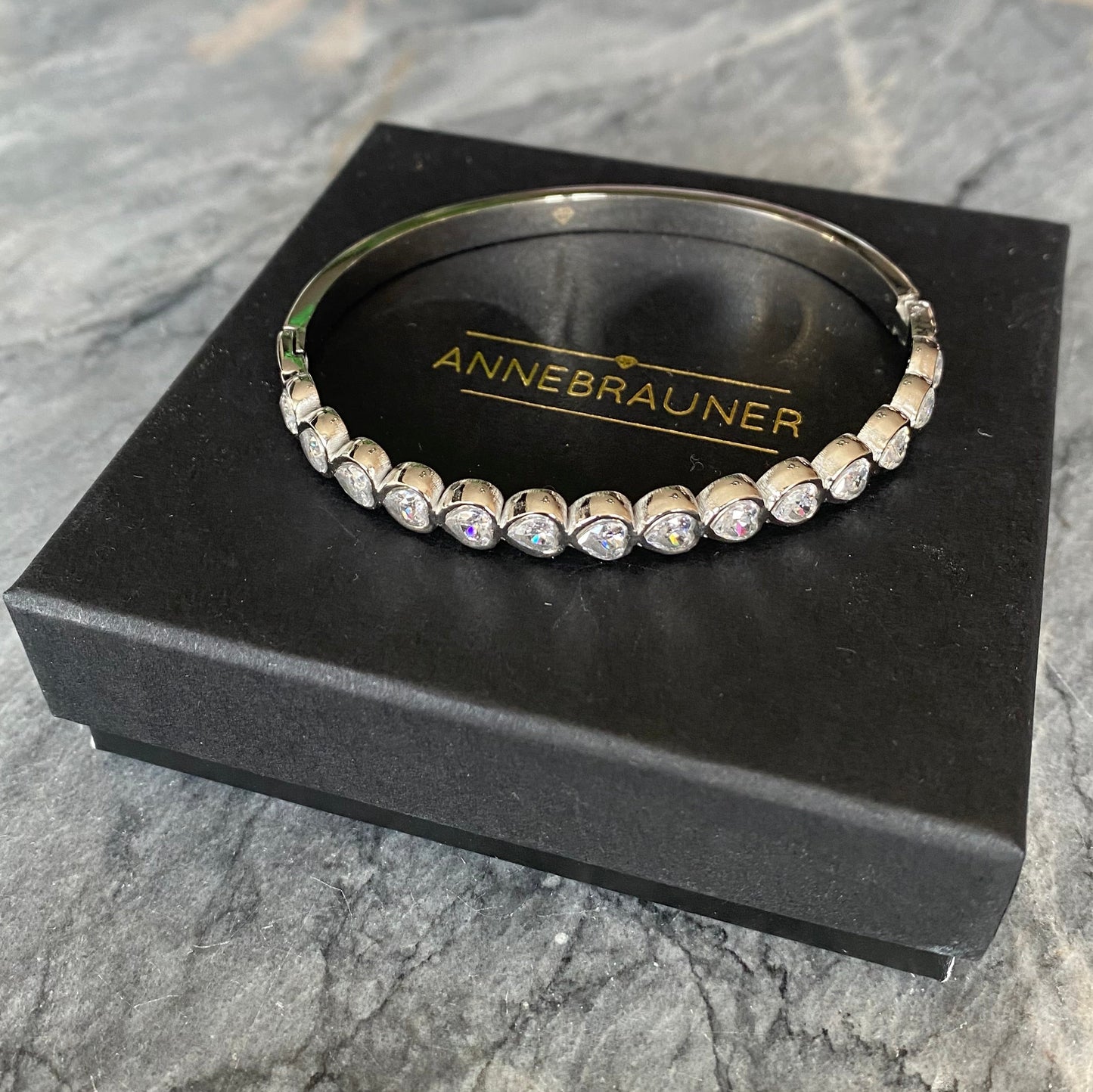 ANNEBRAUNER Heart Bangle Armbånd