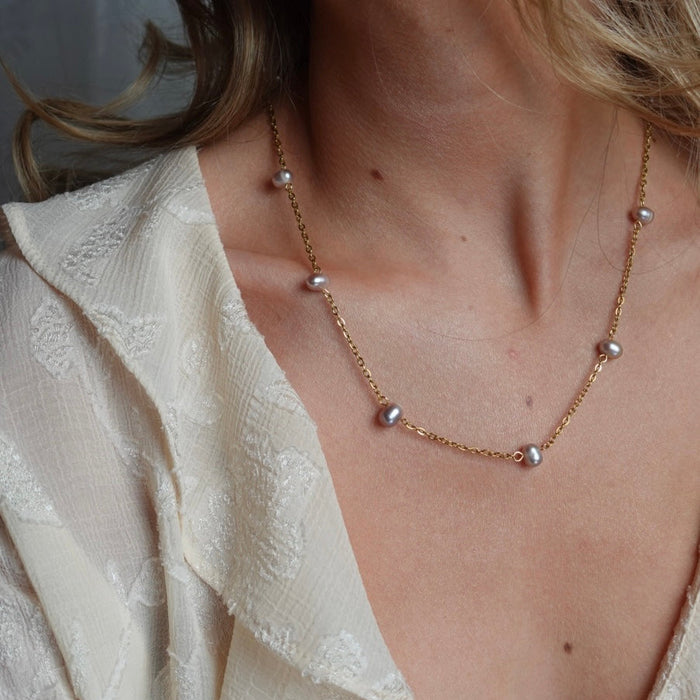 ANNEBRAUNER Pearl Grey Halskæde 18K Guldbelagt