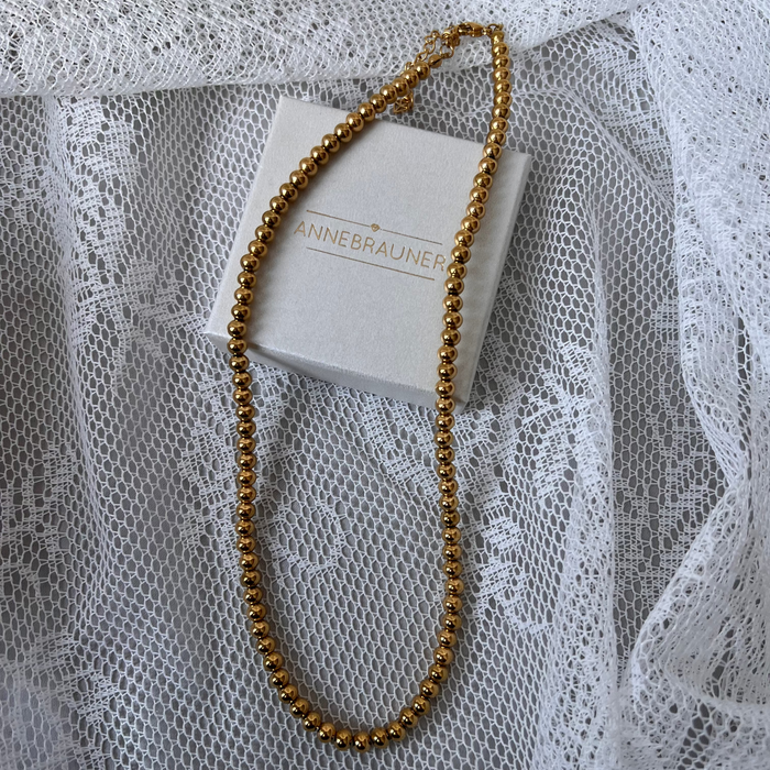 ANNEBRAUNER Ball Halskæde 5 mm 18K Guldbelagt