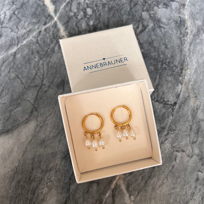ANNEBRAUNER Triple Pearl Øreringe 18K Guldbelagt