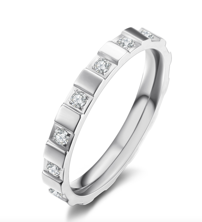 ANNEBRAUNER Chess White Ring
