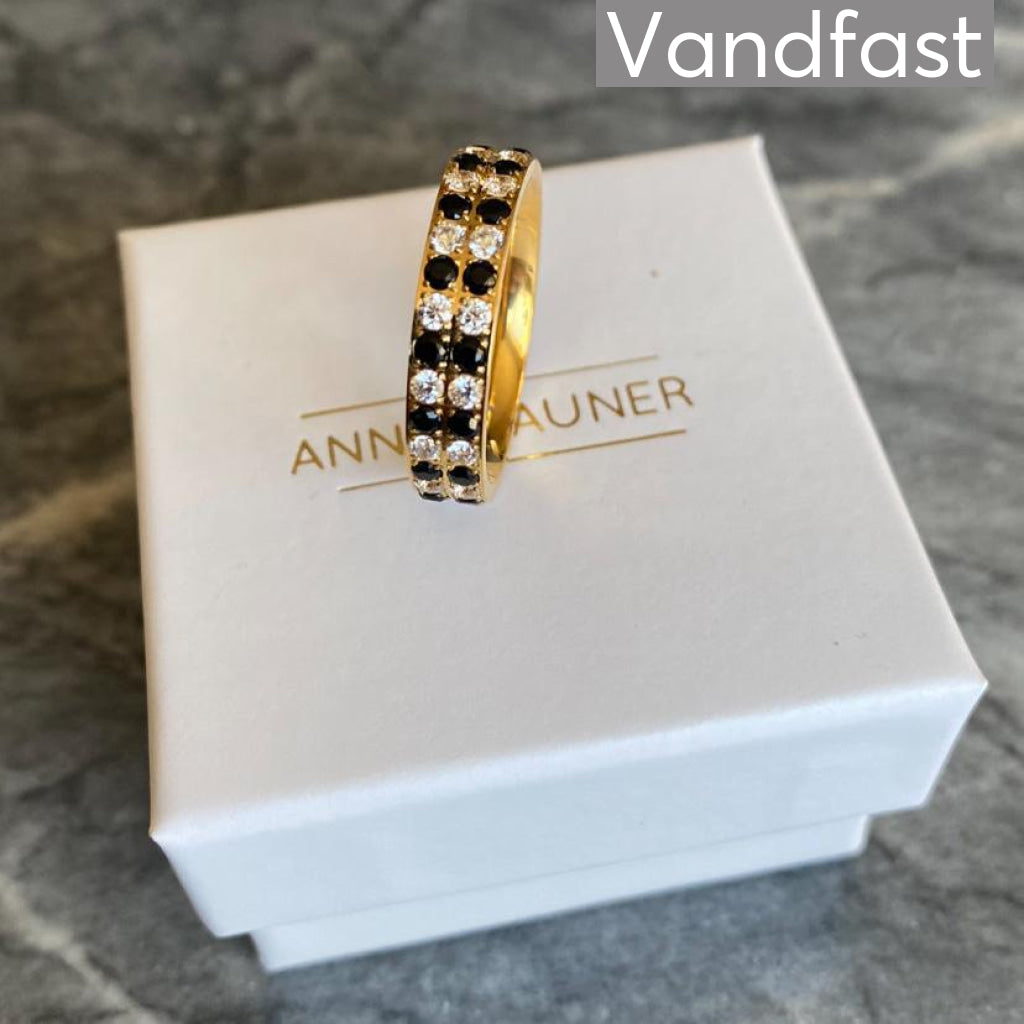 Annebrauner Alliance Black And White