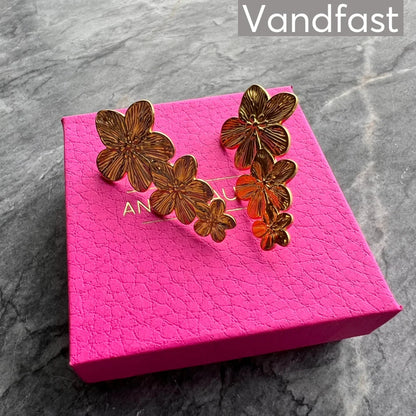 ANNEBRAUNER Big Flower Earrings