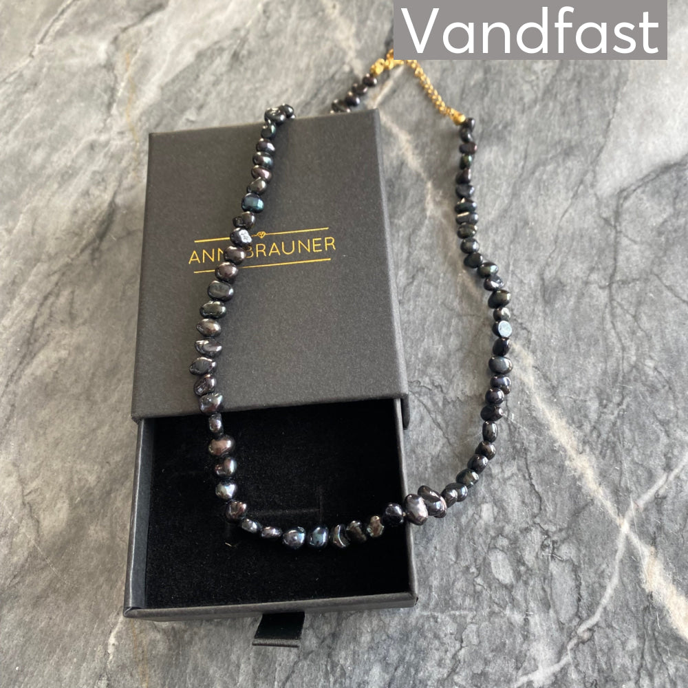 Annebrauner Black Pearl Necklace