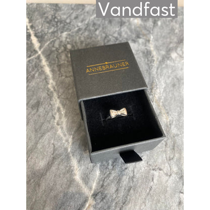 Annebrauner Bow Ring