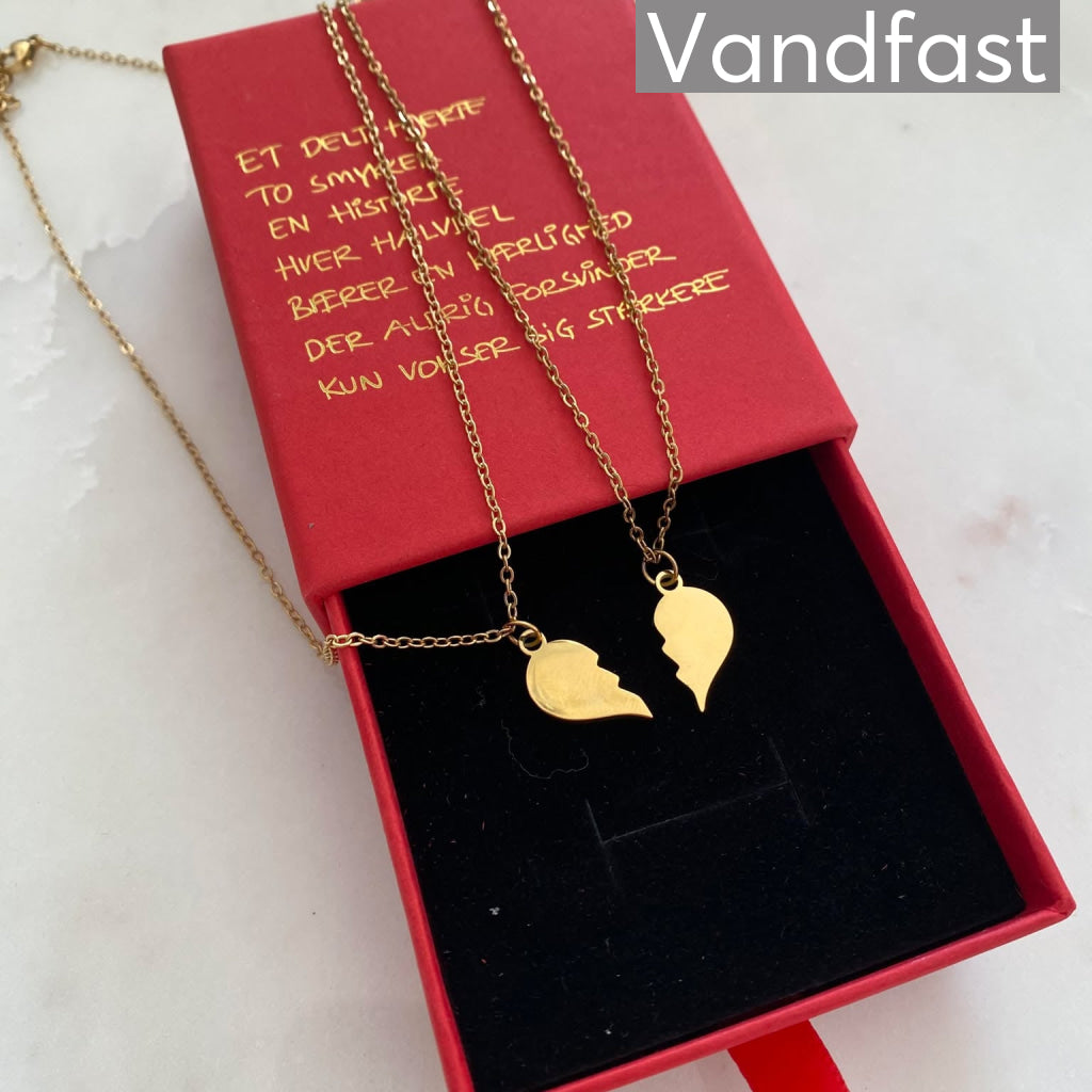 ANNEBRAUNER Et Delt Hjerte Halskæde