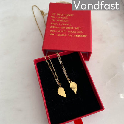 ANNEBRAUNER Et Delt Hjerte Halskæde