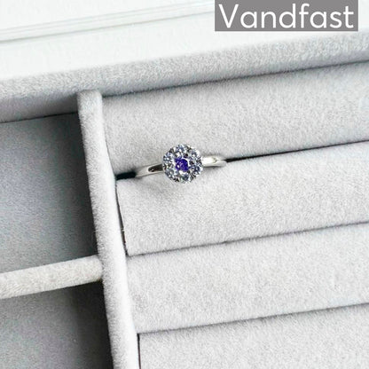 Annebrauner Flower Ring