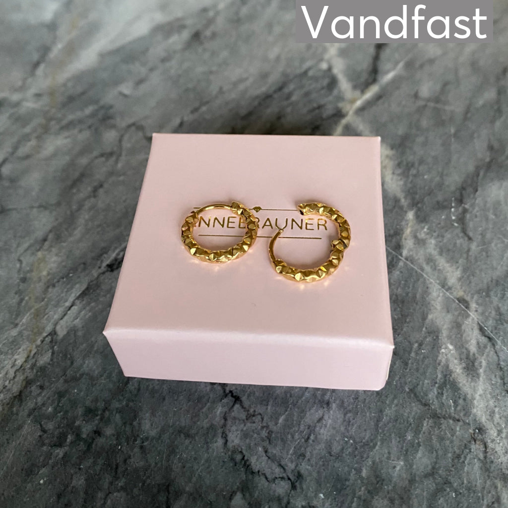 ANNEBRAUNER Hammered Creole 15 mm Øreringe 18K Guldbelagt