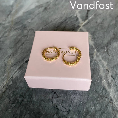 ANNEBRAUNER Hammered Creole 15 mm Øreringe 18K Guldbelagt