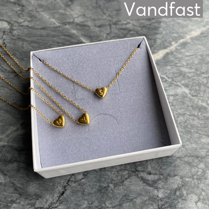 ANNEBRAUNER Heart Letter Halskæde 18k Guldbelagt