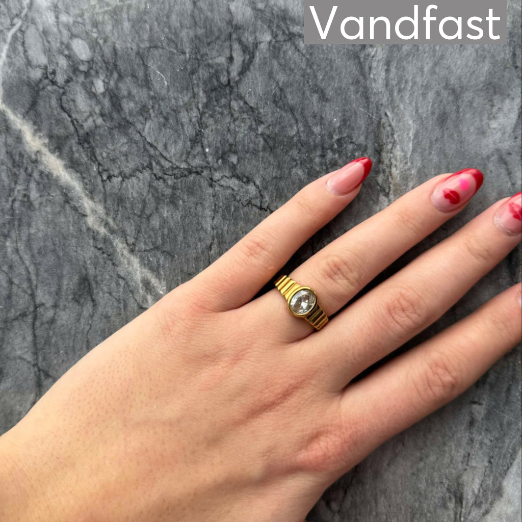 ANNEBRAUNER Imperial Ring Clear