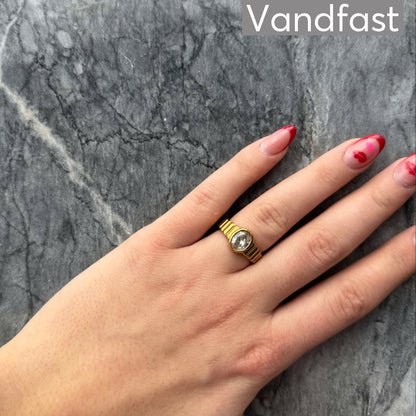 ANNEBRAUNER Imperial Ring Clear