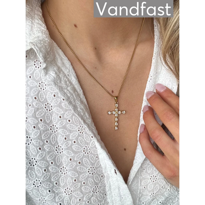 ANNEBRAUNER Lucia Cross Halskæde 18K Guldbelagt - Halskæde