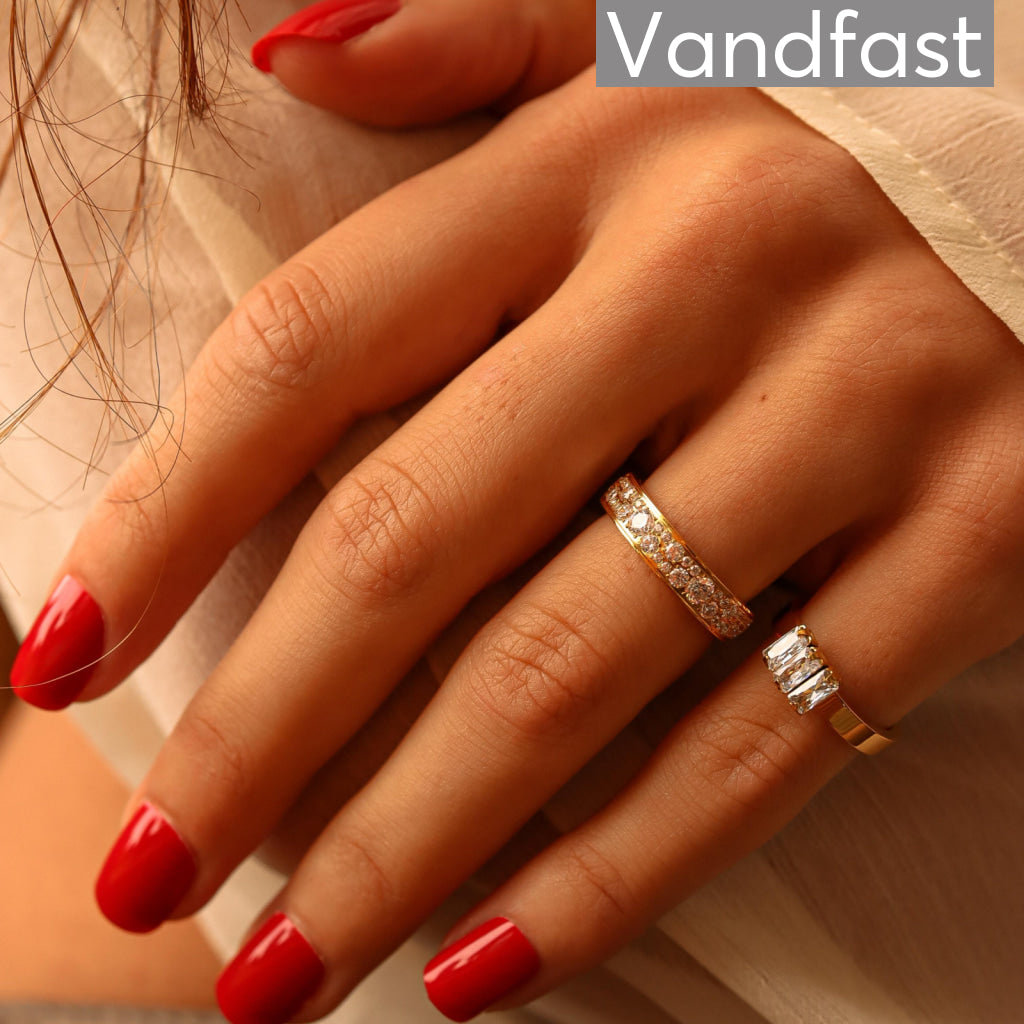 Annebrauner Sparkling Ring