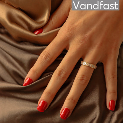 Annebrauner Sparkling Ring