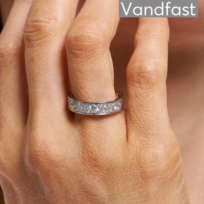 Annebrauner Sparkling Ring