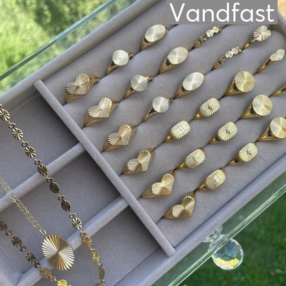 ANNEBRAUNER Sun Burst Ring