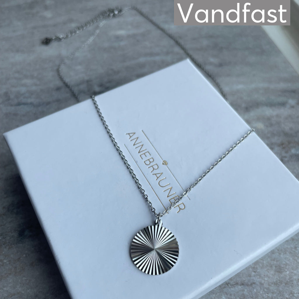 ANNEBRAUNER Sun Texture Round Necklace