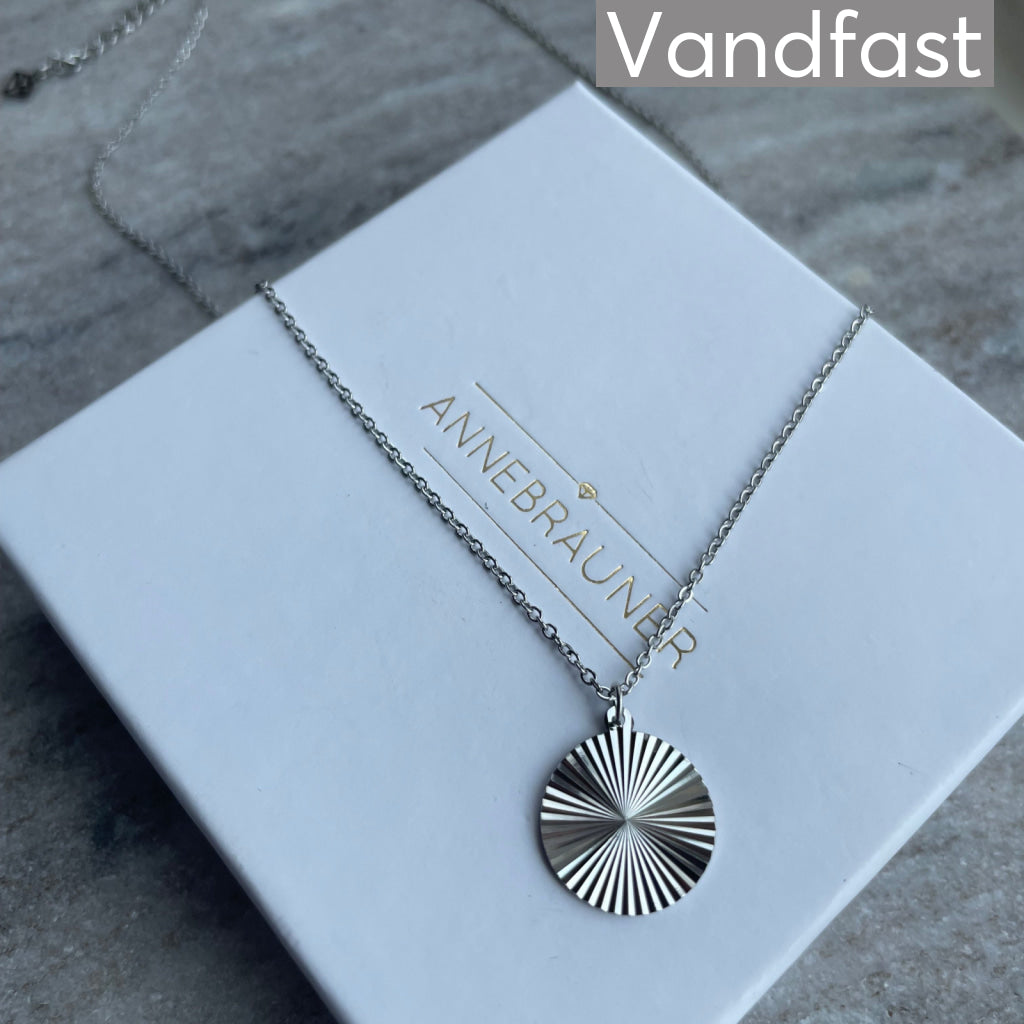 ANNEBRAUNER Sun Texture Round Necklace