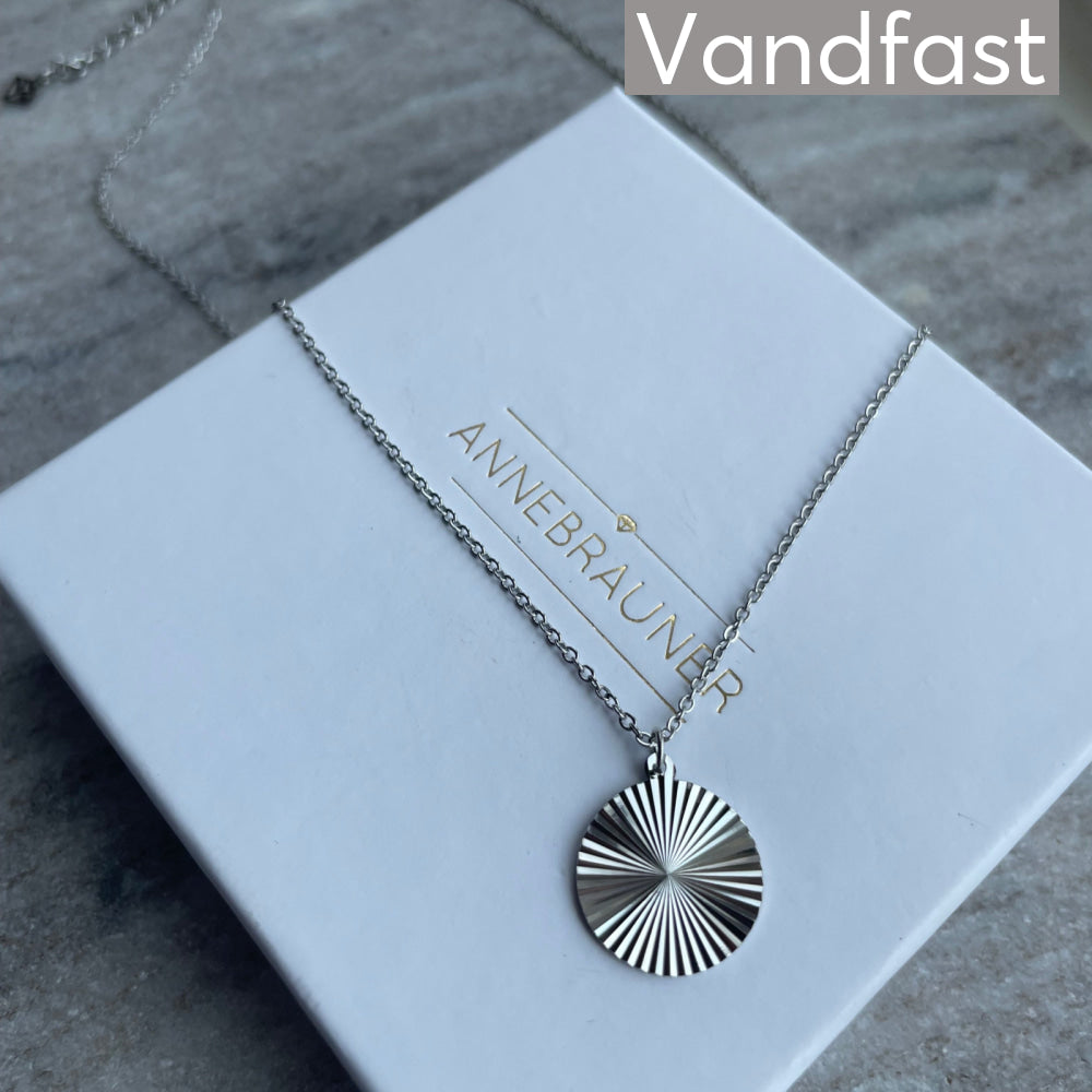 ANNEBRAUNER Sun Texture Round Necklace