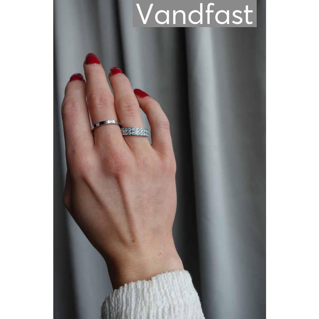 ANNEBRAUNER Third Time Ring
