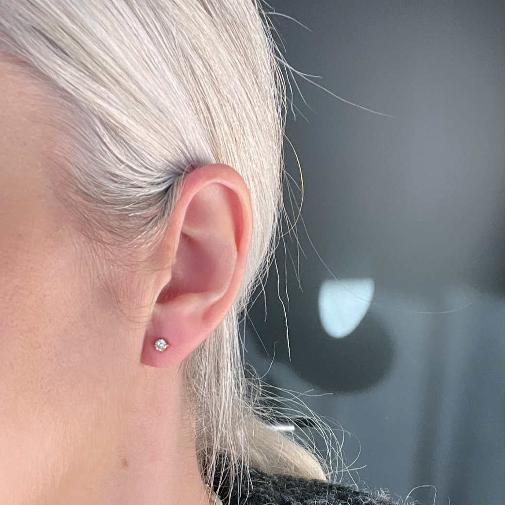 ANNEBRAUNER Princess 3 mm Clear Øreringe 18K Guldbelagt